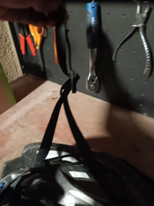 Casco bici marca bell azul y plateado