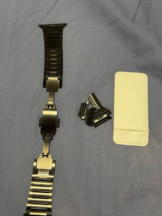 Apple Watch Series 10 GPS + Cellular. Caja titanio