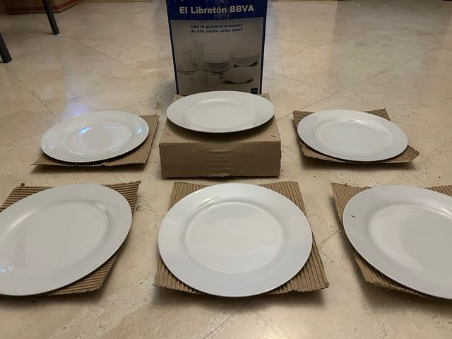 Vajilla de porcelana blanca