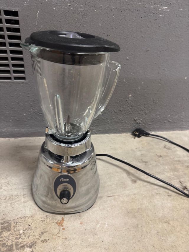 Licuadora Oster Cromada