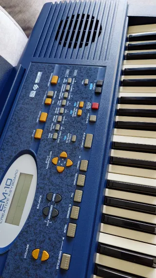 Teclado Roland EM-10