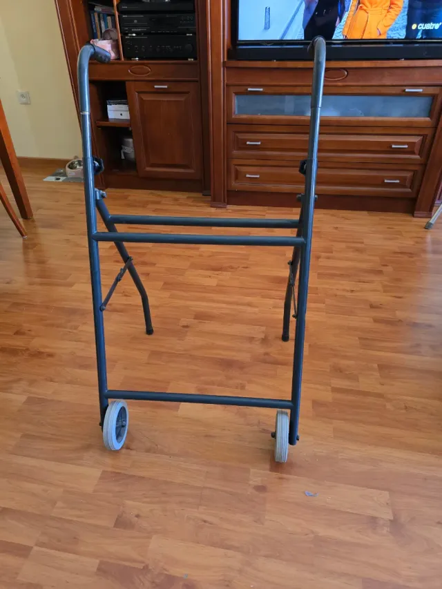 Andador de hierro plegable