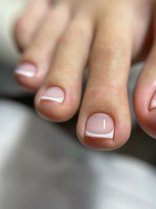 FORMACIÓN PROFESIONAL EN MANICURA Y PEDICURA