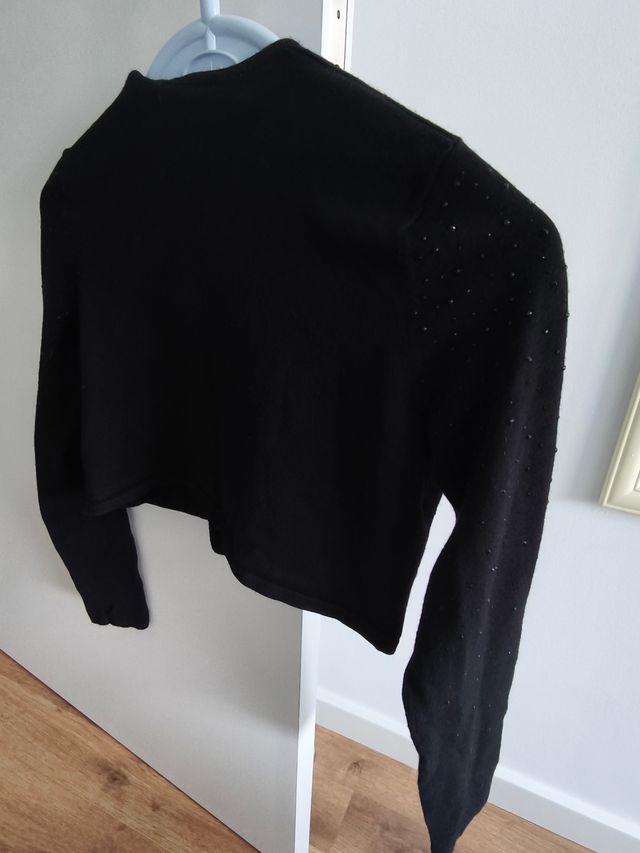 Chaqueta bolero de punto con pedrería