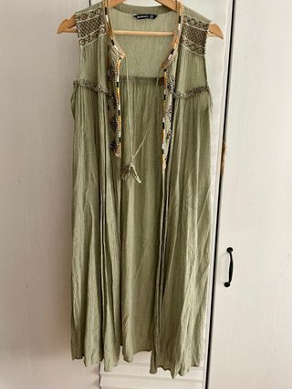 Chaleco largo verde Stradivarius Talla M