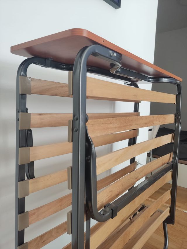 Base de cama individual metálica y madera