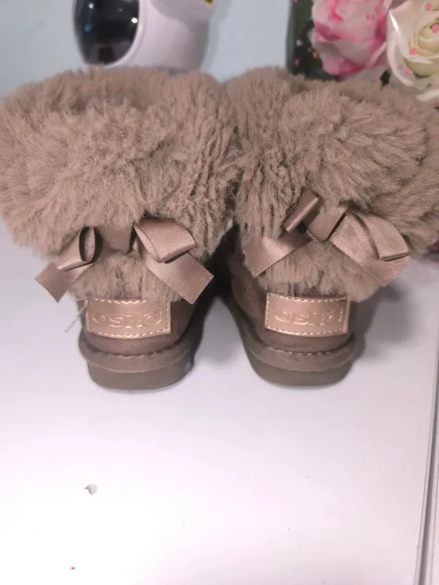 Botas marca osito niña peluche lazo talla 24