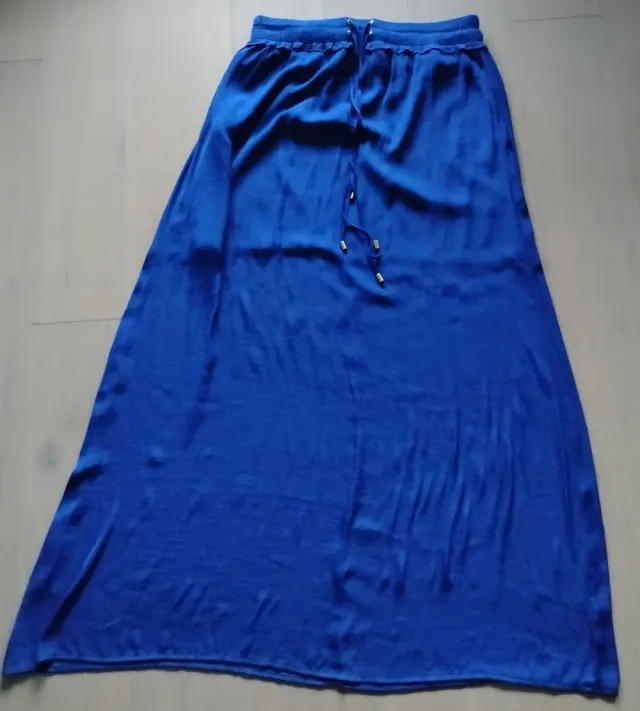 Falda larga Cortefiel azul Talla 42/44.