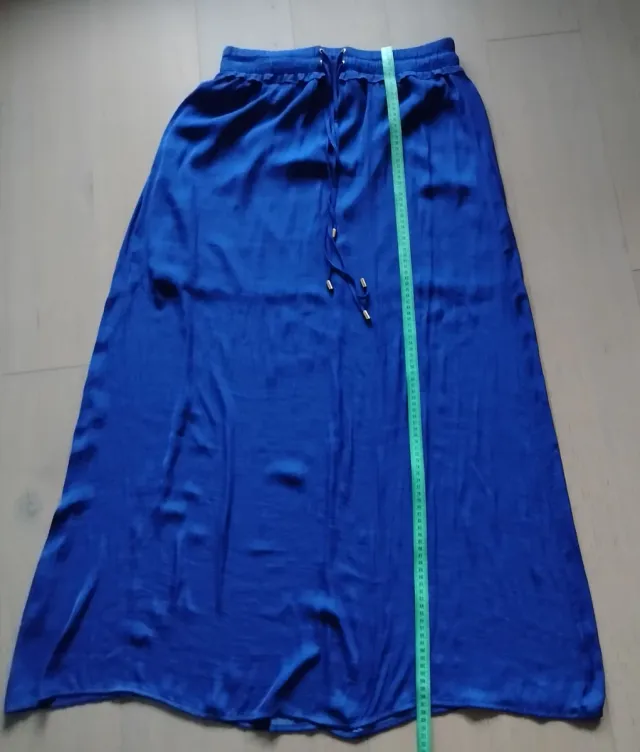 Falda larga Cortefiel azul Talla 42/44.