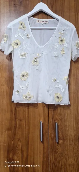 Blusa ROSA & ROSE blanca con adornos