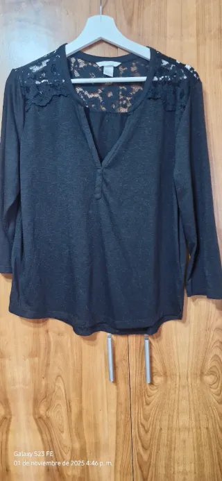 Blusa ROSA & ROSE blanca con adornos