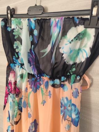 Bellissimo vestito lungo con fantasia floreale