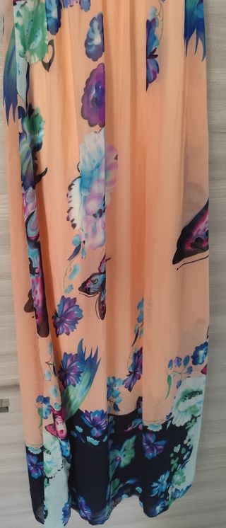 Bellissimo vestito lungo con fantasia floreale