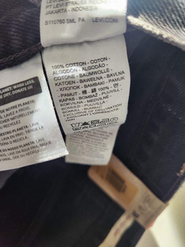 Falda Levi's Negra Talle Alto