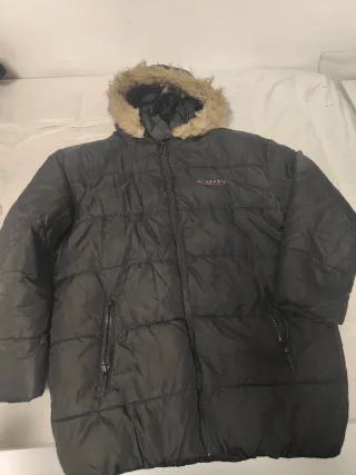 Abrigo McKenzie Negro con Capucha