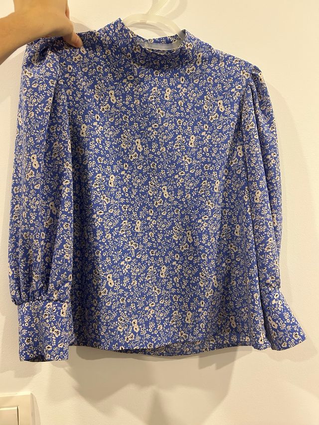 Blusa Cardié floral azul y beige