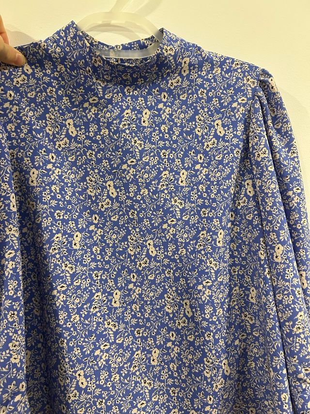 Blusa Cardié floral azul y beige