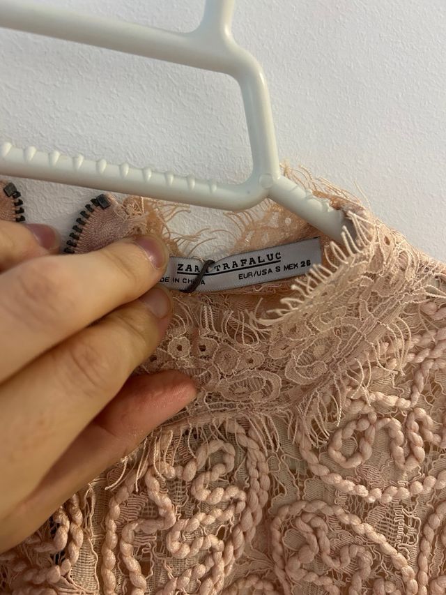 Blusa Zara encaje manga corta beige XS