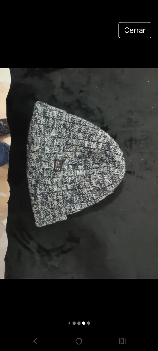 Gorro tejido gris y negro