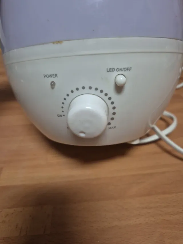 Humidificador Blanco y Morado