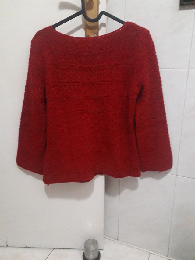 Jersey rojo cuello barco