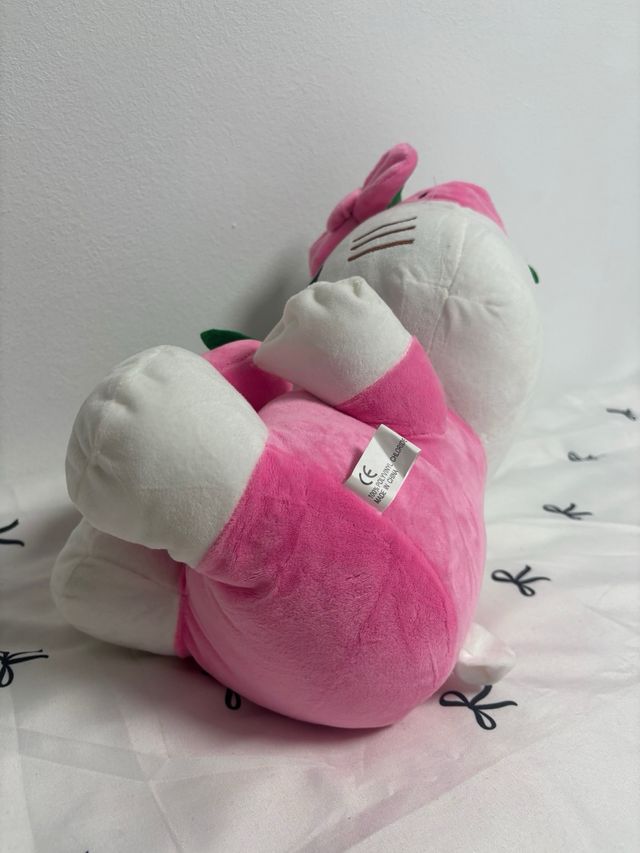 Peluche Hello Kitty Fresa