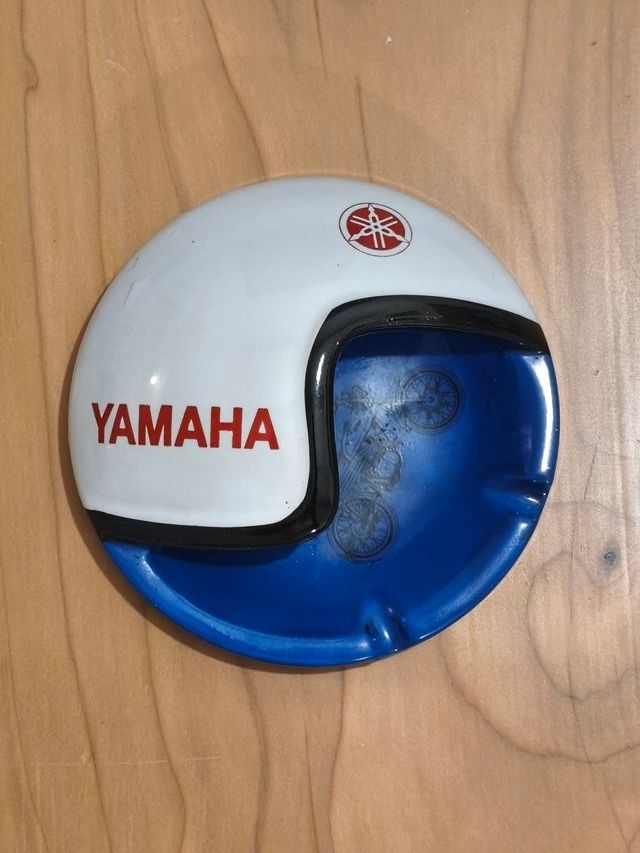 Cenicero Yamaha antiguo