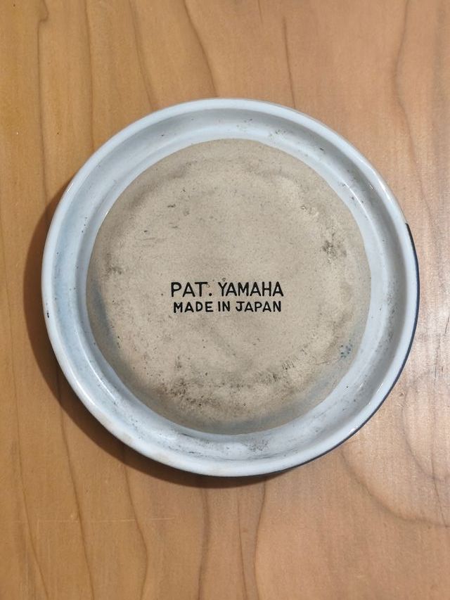 Cenicero Yamaha antiguo