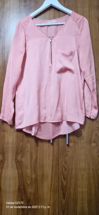 Blusa de lunares azul y blanco