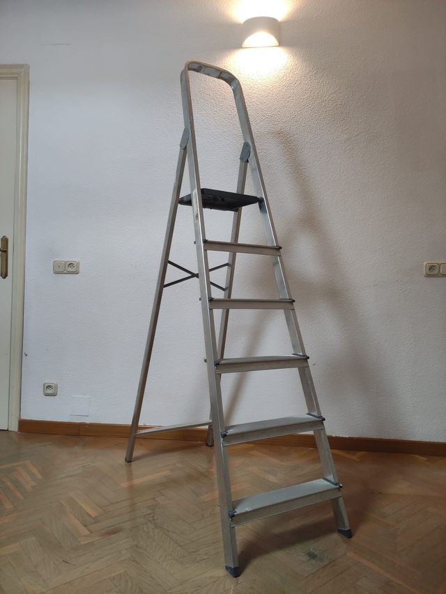 Escalera aluminio plegable