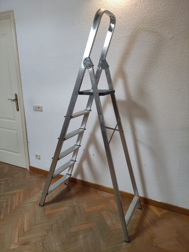 Escalera aluminio plegable