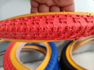 Neumáticos BMX Old School (Rojo, Azul, Negro)