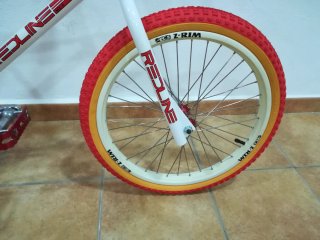 Neumáticos BMX Old School (Rojo, Azul, Negro)