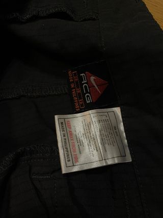Nike ACG Pantalones Cargo Negros trekking senderis