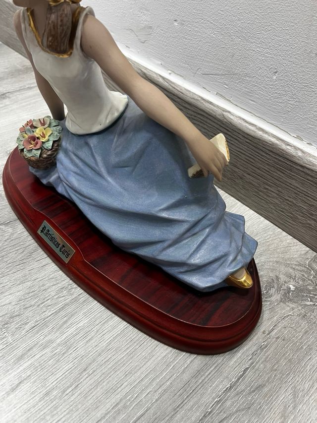 Figura Porcelana Artísticas Turís Niña Cesta Flore