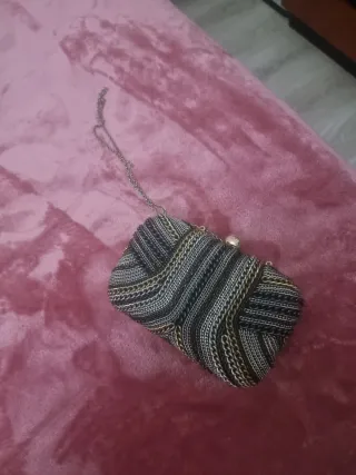 Bolso de fiesta cadenas plata y negro