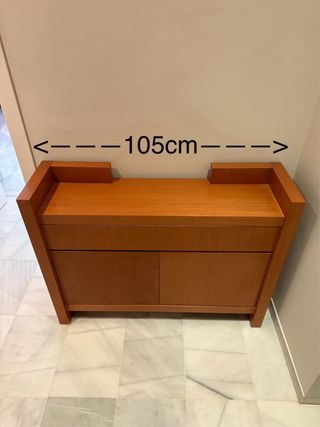 Aparador bajo de madera