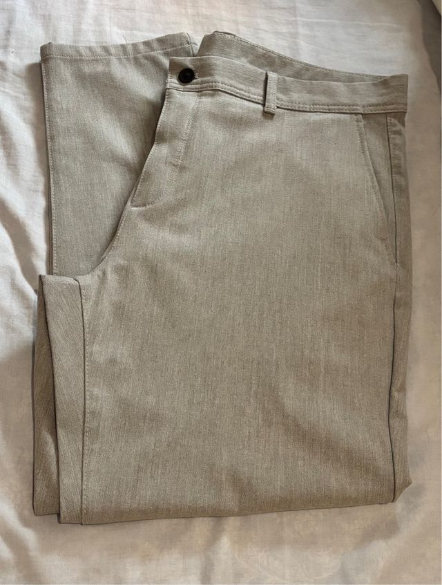 Pantalones de vestir Zara gris talla 48
