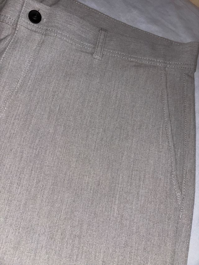 Pantalones de vestir Zara gris talla 48