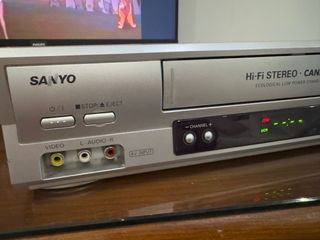 Reproductor VHS Sanyo Hi-Fi Stereo Canal+