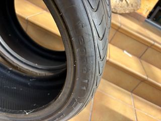 Pareja de neumáticos