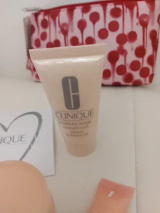 Pochette viso Clinique