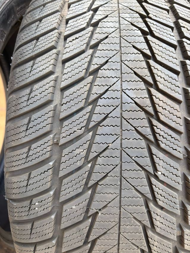 Pareja Neumáticos Invierno
medidas: 235/35 R19 91V