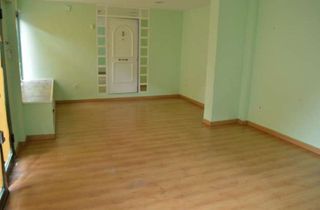 Puerta de entrada blanca