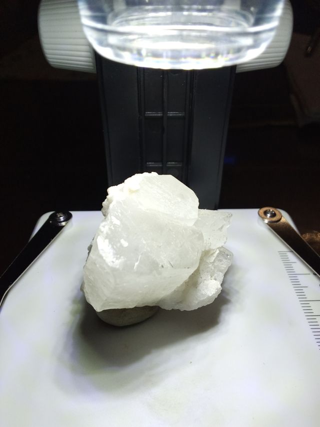 Minerale grezzo trasparente