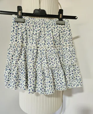 Falda Zara flores azules talla 10