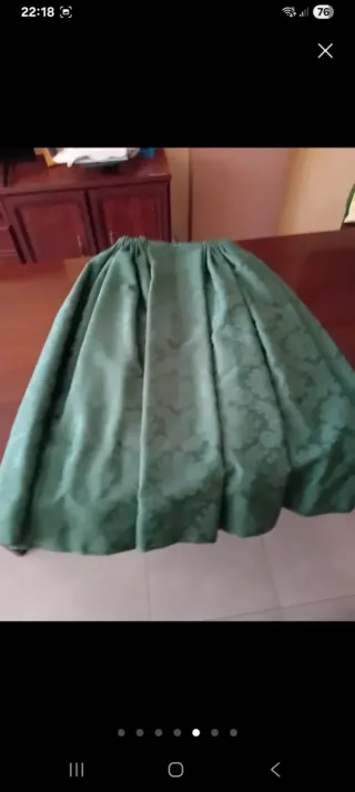 Se confeccionan faldas de huertana y fallera