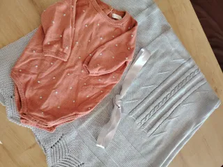 Arullo punto gris y bodi 1 mes