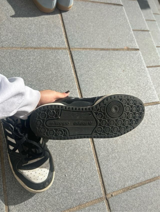 Scarpe Adidas Forum nere e bianche