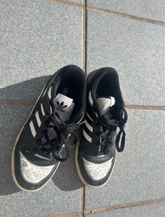 Scarpe Adidas Forum nere e bianche